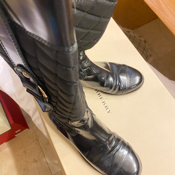 Burberry womens boots - Picture 3 of 4